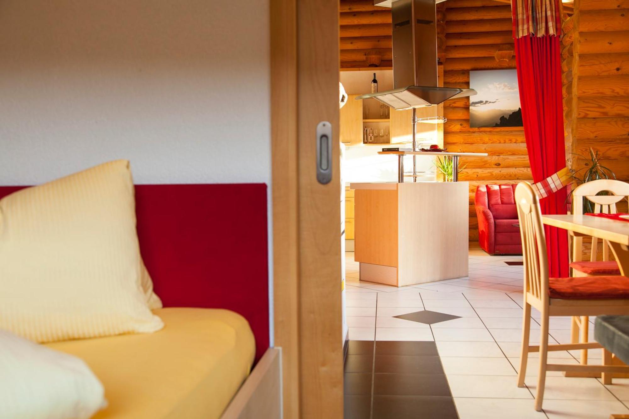 Camping Dreilaendereck Blockhuetten & Apartments รีด อิม โอเบอร์อินน์ทาล ห้อง รูปภาพ