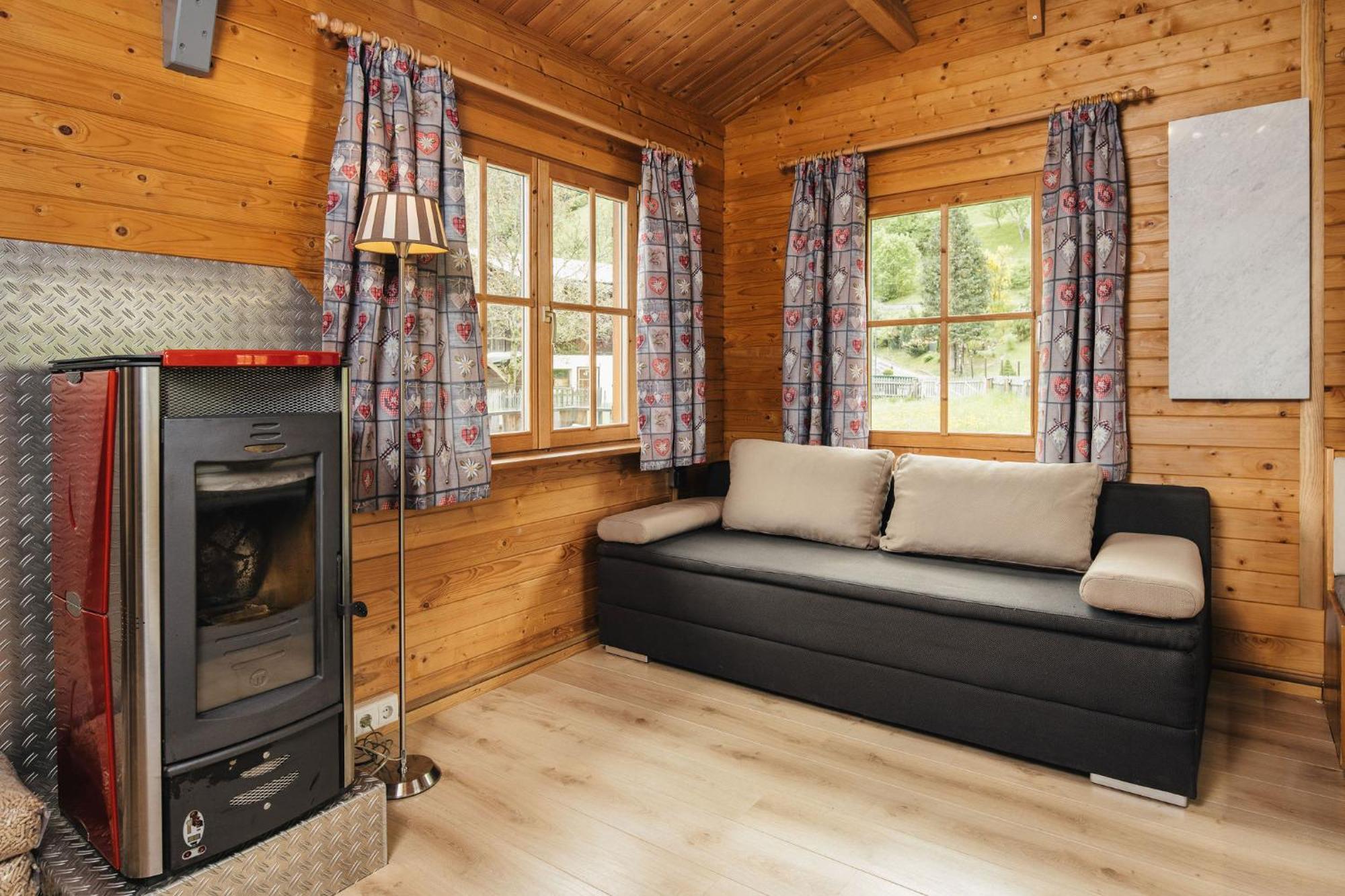 Camping Dreilaendereck Blockhuetten & Apartments รีด อิม โอเบอร์อินน์ทาล ภายนอก รูปภาพ
