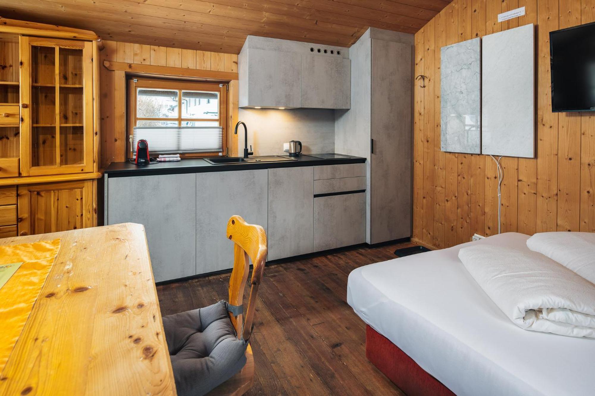 Camping Dreilaendereck Blockhuetten & Apartments รีด อิม โอเบอร์อินน์ทาล ภายนอก รูปภาพ
