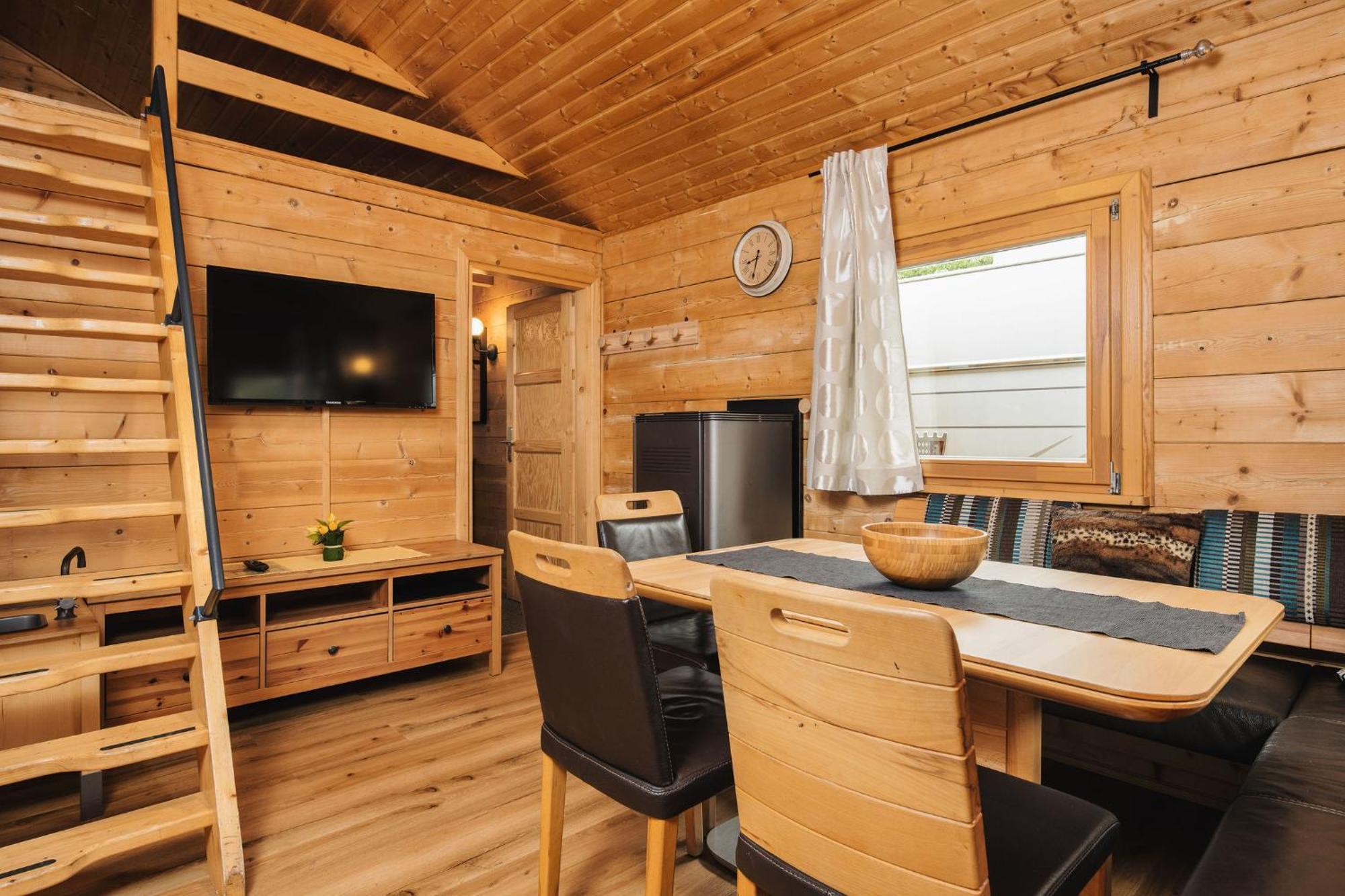 Camping Dreilaendereck Blockhuetten & Apartments รีด อิม โอเบอร์อินน์ทาล ภายนอก รูปภาพ
