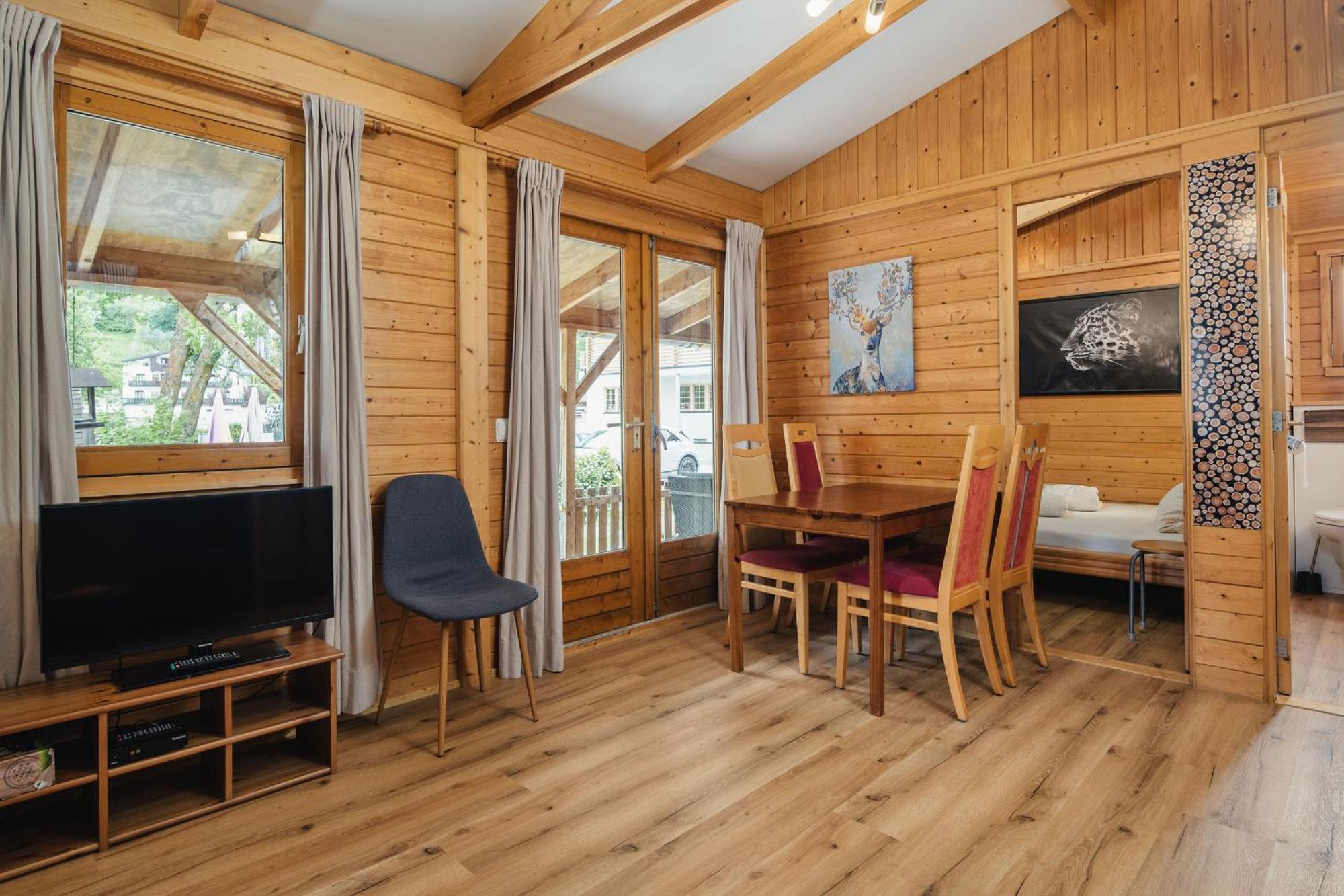 Camping Dreilaendereck Blockhuetten & Apartments รีด อิม โอเบอร์อินน์ทาล ภายนอก รูปภาพ