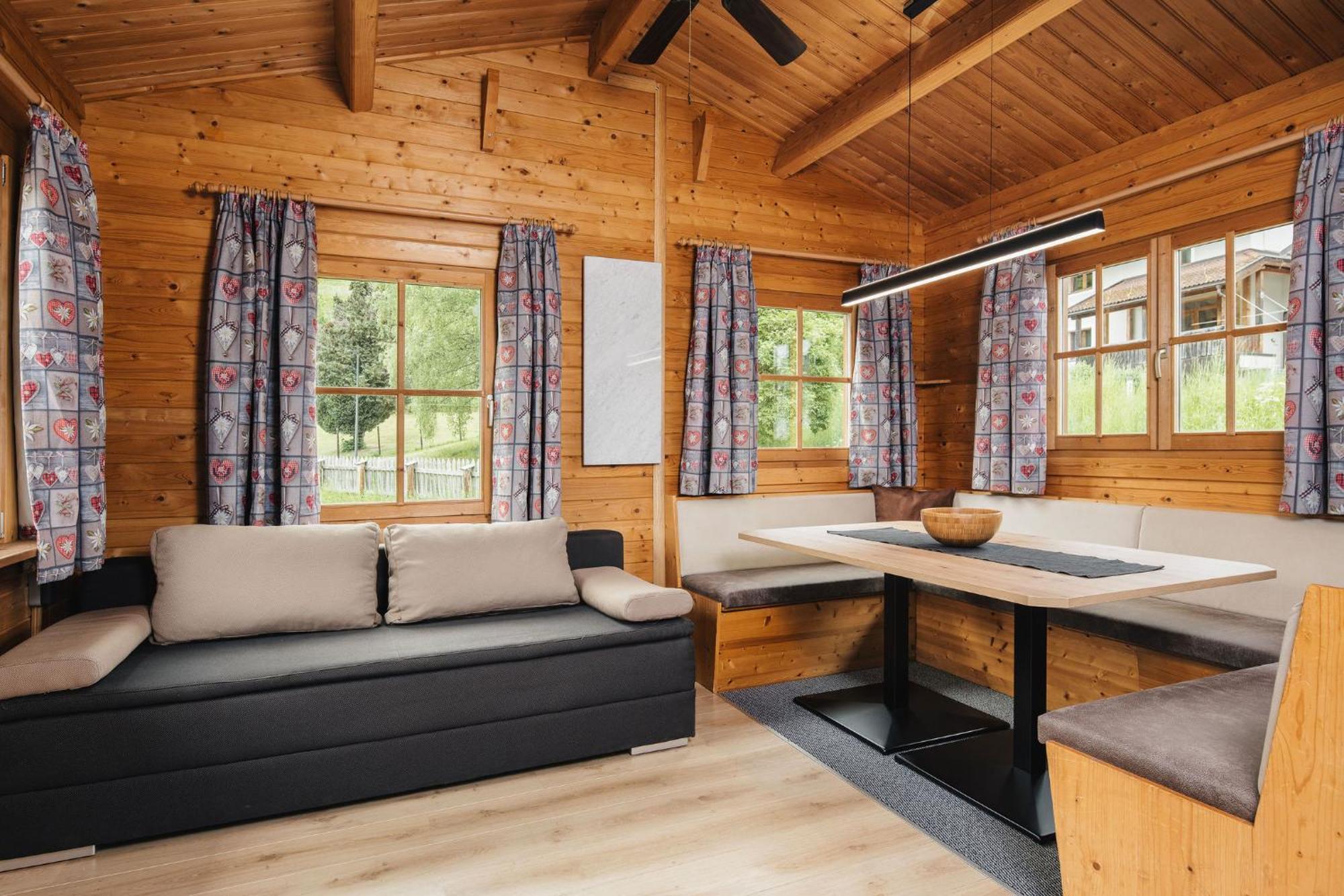 Camping Dreilaendereck Blockhuetten & Apartments รีด อิม โอเบอร์อินน์ทาล ภายนอก รูปภาพ